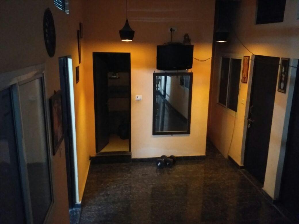 Metro House New Delhi Bagian luar foto